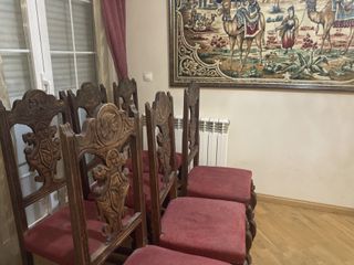 Sillas antiguas del S. XIX y sofá estilo LuisXV