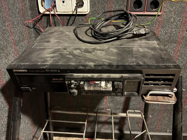 Radio antigua a casete