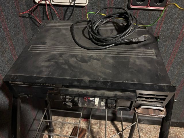 Radio antigua a casete