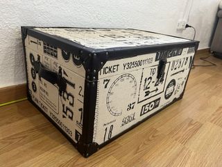 Baúl vintage tapizado