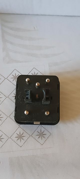 Un botonera elevalunas del Ford orion