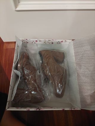 Zapatos tacón serraje marrón