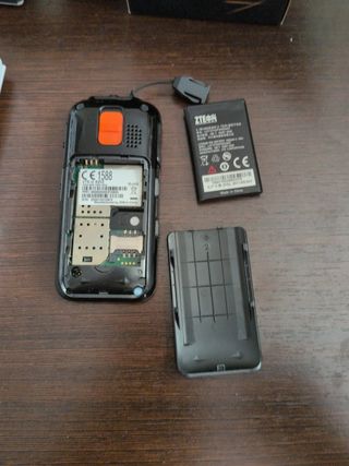 Teléfono móvil ZTE teclas grandes