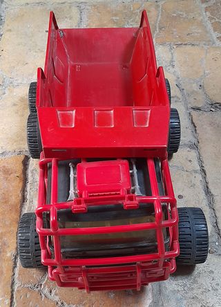 JUGUETE CAMIÓN VOLQUETE “PUBLIC WORKS” DE LOS 80.