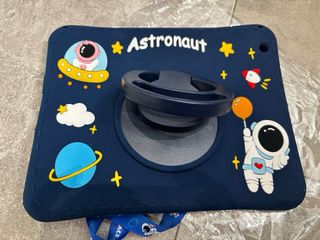 Funda Ipad 2/3/4 Astronauta con soporte + Correa