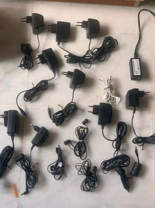 Cargadores y Auriculares Antiguos Varios Mod