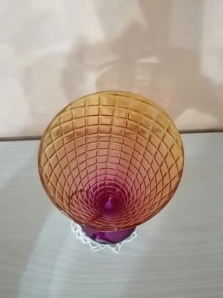 Vaso colorato in vetro con quadratini