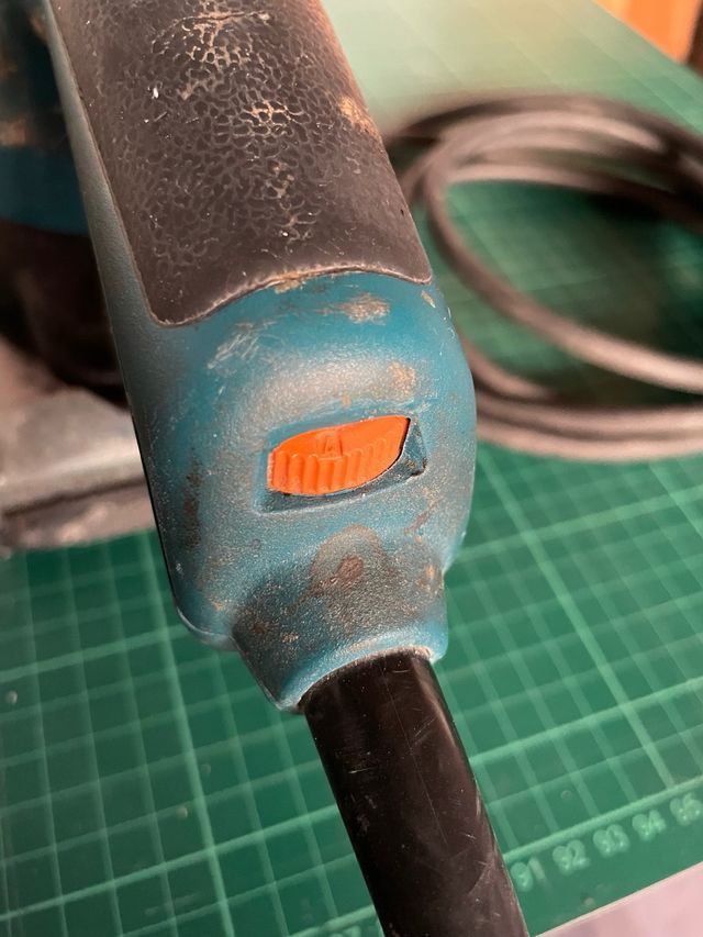 Lijadora Virutex LRE46L