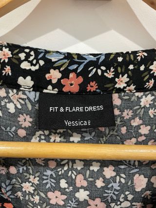 Vestido de flores C&A