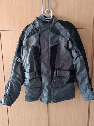 Abrigo moto marca Bering talla M 