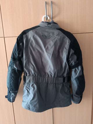 Abrigo moto marca Bering talla M 