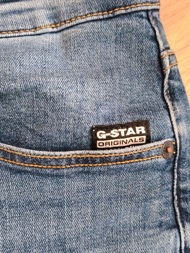 Pantalón vaquero G-Star. 33-30.