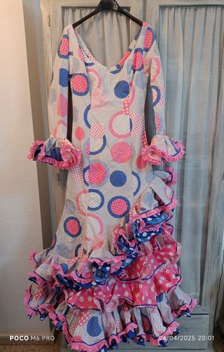 Traje de flamenca lunares