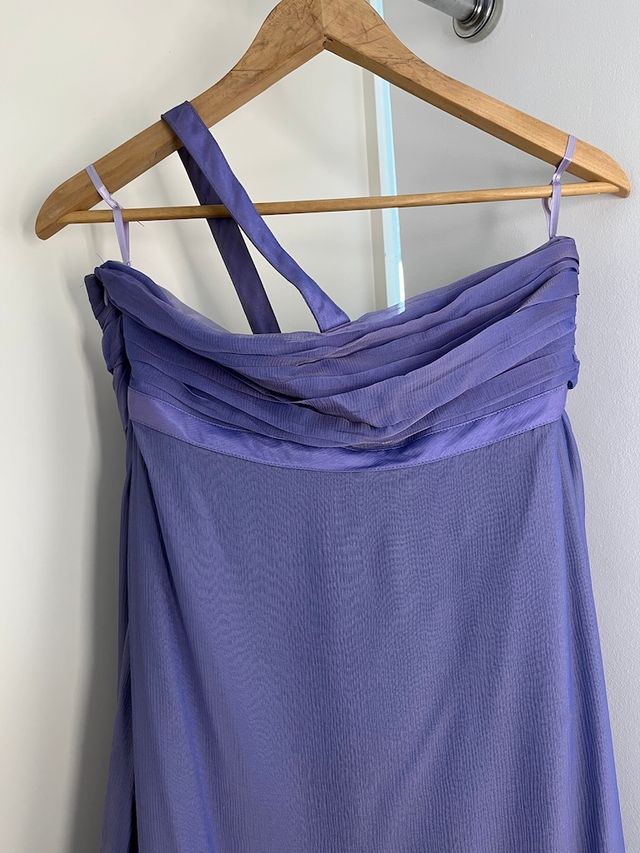 Vestido de fiesta de Roberto Torreta en seda malva