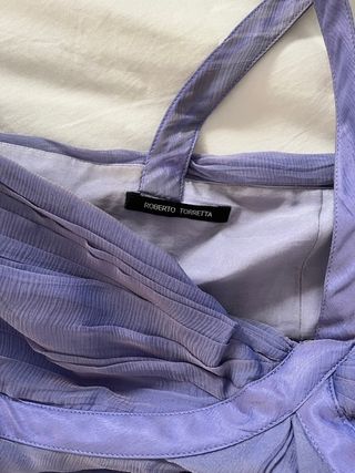 Vestido de fiesta de Roberto Torreta en seda malva
