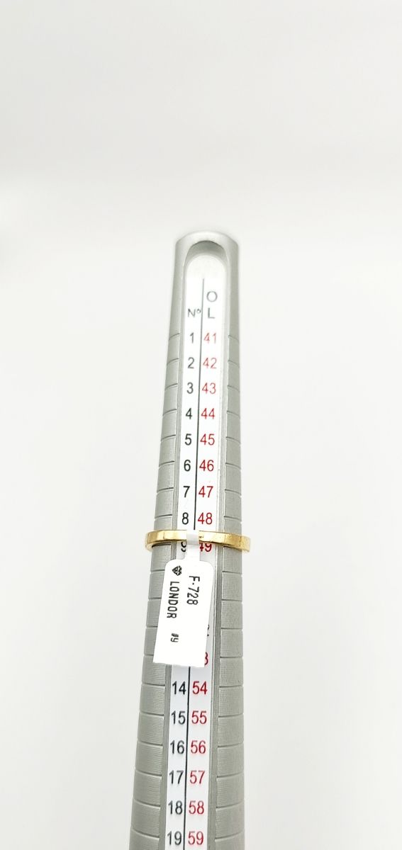 Anillo de Oro de 18k con Zafiros.