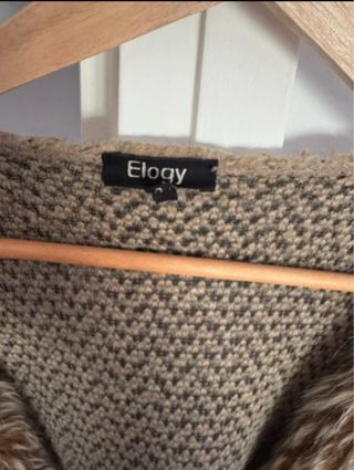 Chaleco de pelo sintético y lana marrones