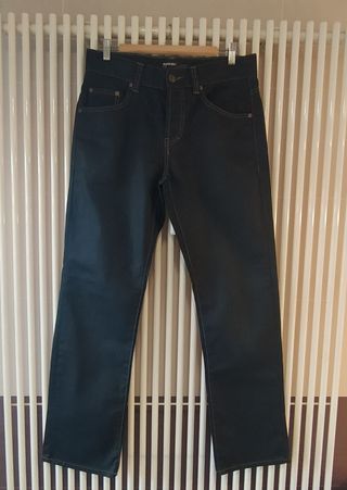 Pantalones vaqueros negros encerados