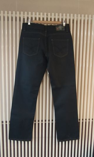 Pantalones vaqueros negros encerados