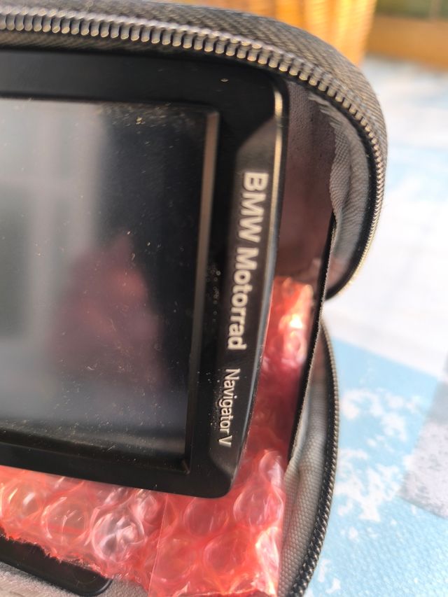 BMW Navigator V con funda y accesorios