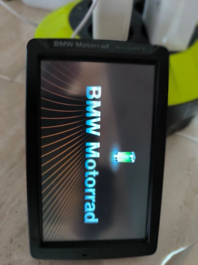 BMW Navigator V con funda y accesorios