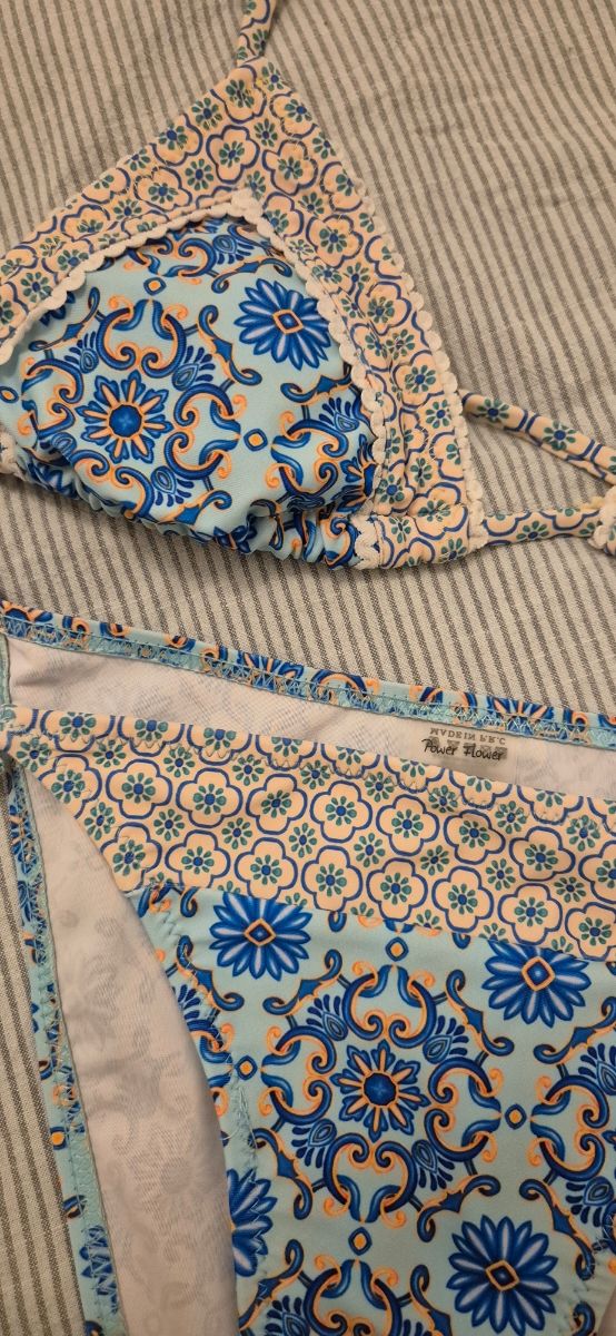 Bikini con stampa blu e multicolor taglia S