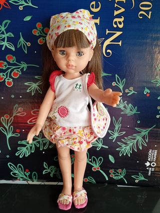 Muñeca Nicoleta Paola Reina