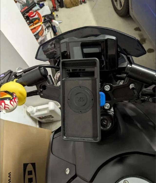Soporte Yamaha MT-09 para móvil quadlock