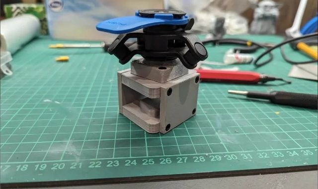 Soporte Yamaha MT-09 para móvil quadlock