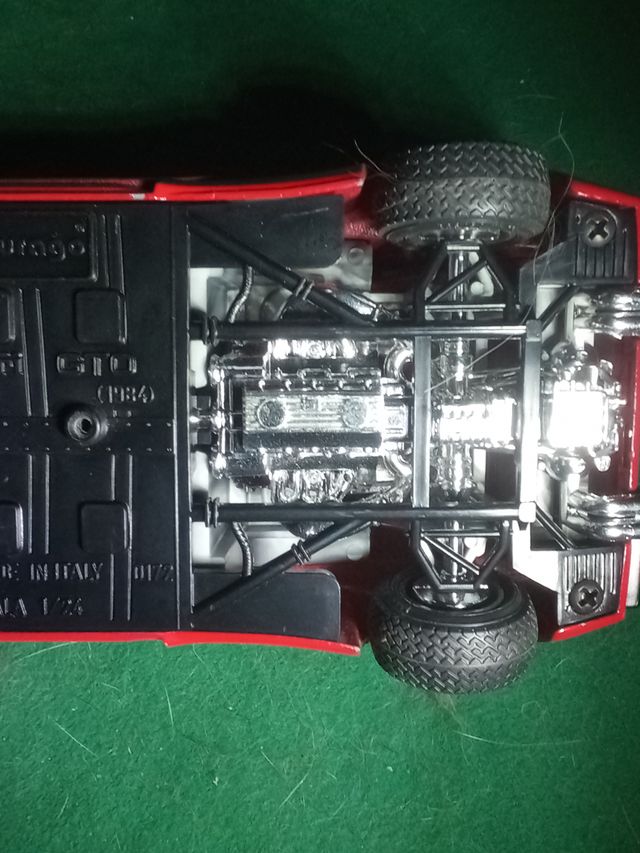 Burago Ferrari GTO1984 scala 1/24