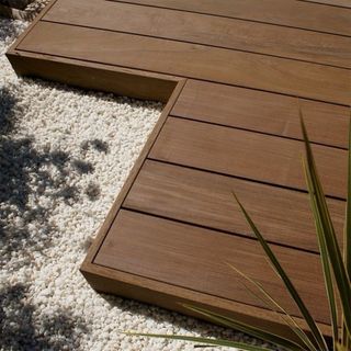 Tarima exterior de madera maciza - IPE, TEKA...