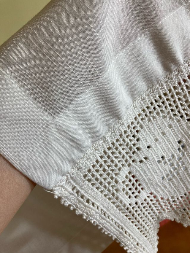 Coppia Tendine con pizzo a crochet ~ fatte a mano