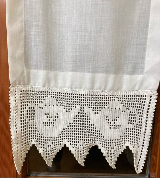 Coppia Tendine con pizzo a crochet ~ fatte a mano