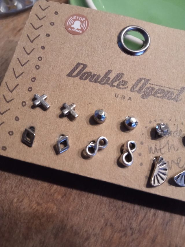 6 Pares de Pendientes Double Agent