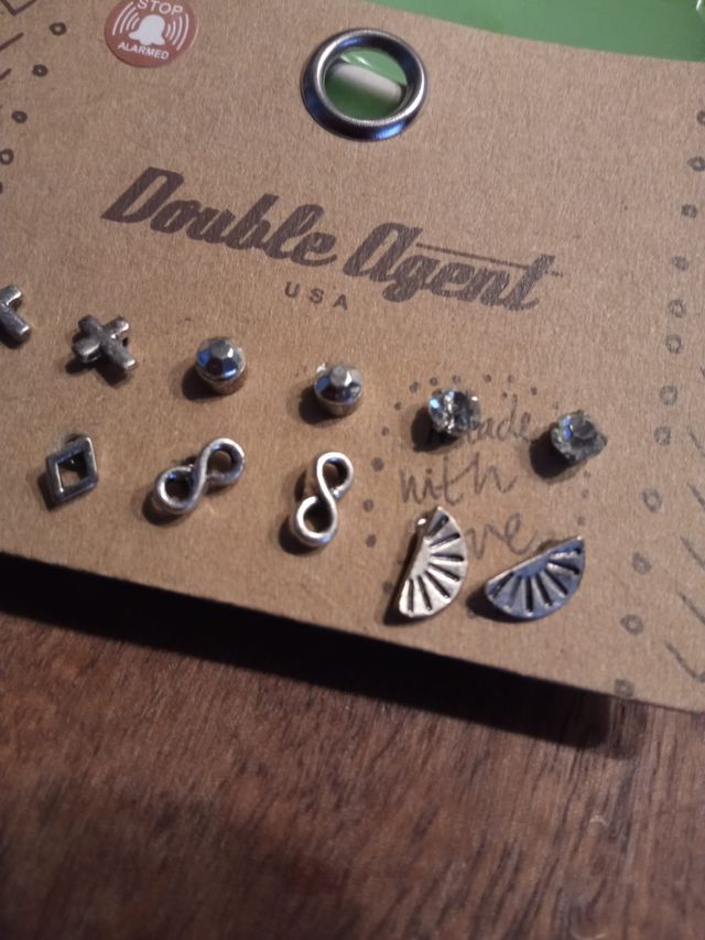 6 Pares de Pendientes Double Agent
