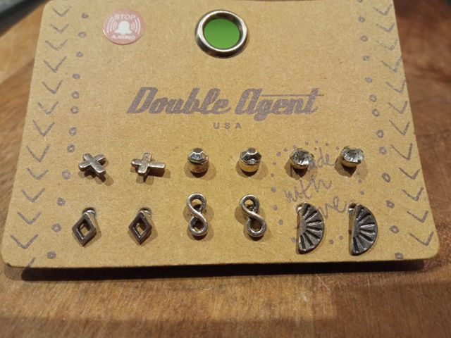 6 Pares de Pendientes Double Agent