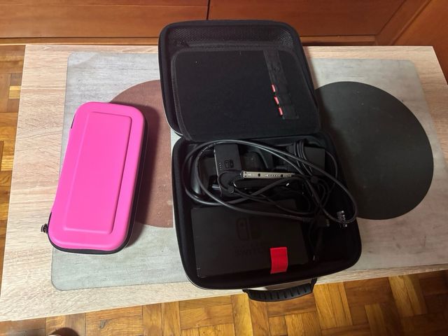 Nintendo Switch consola y funda