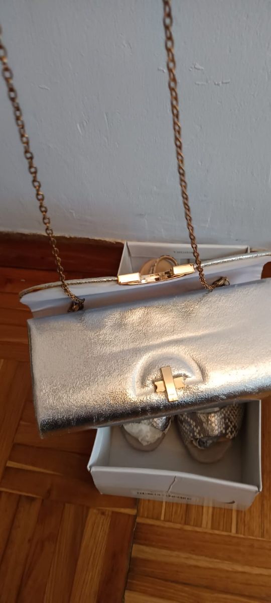 Bolso y sandalias Unisa 36