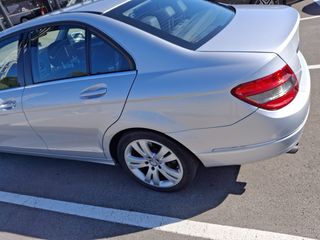 Mercedes-Benz c200 Avantg-Auto