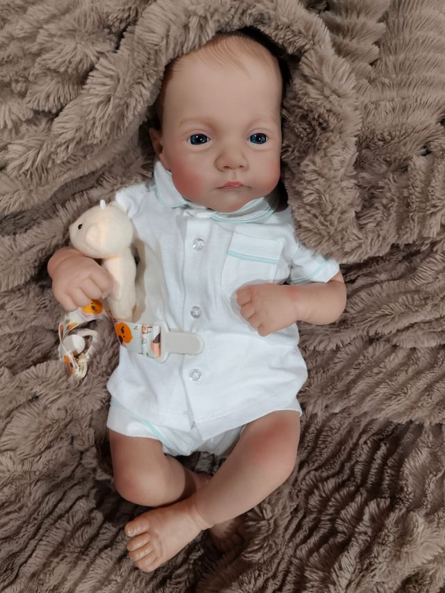 Muñeco reborn niño