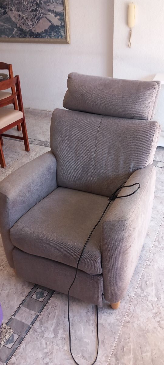 Poltrona elettrica reclinabile grigia