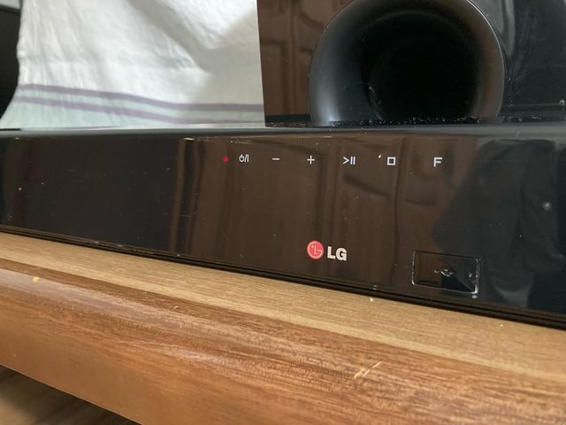 Barra de sonido LG NB3530A 2.1 300W