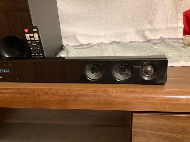 Barra de sonido LG NB3530A 2.1 300W
