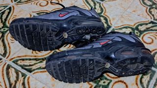 Zapatillas 42 Nike Air TN gris con rojo muy cómoda