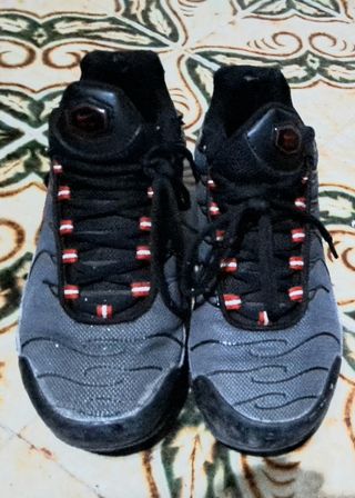Zapatillas 42 Nike Air TN gris con rojo muy cómoda