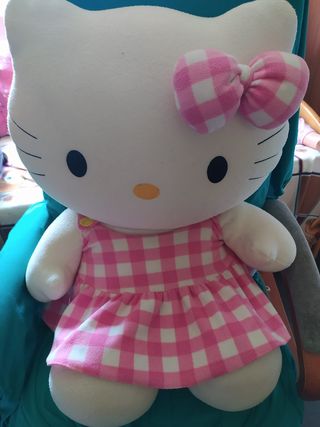Muñeca hello Kitty grande