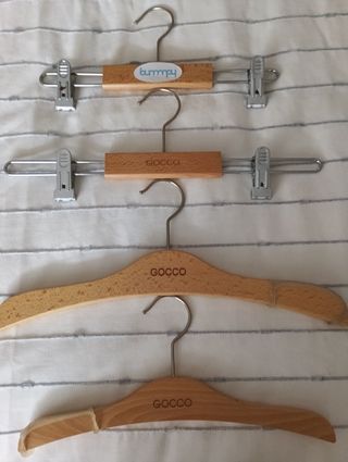 Perchas de madera ropa infantil