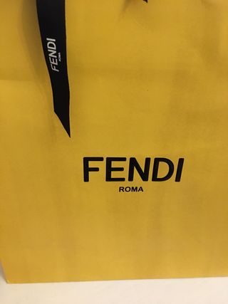 Fendi: Busta e scatola regalo