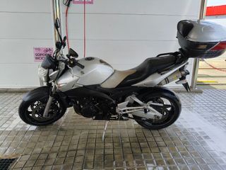 Suzuki GSR 600