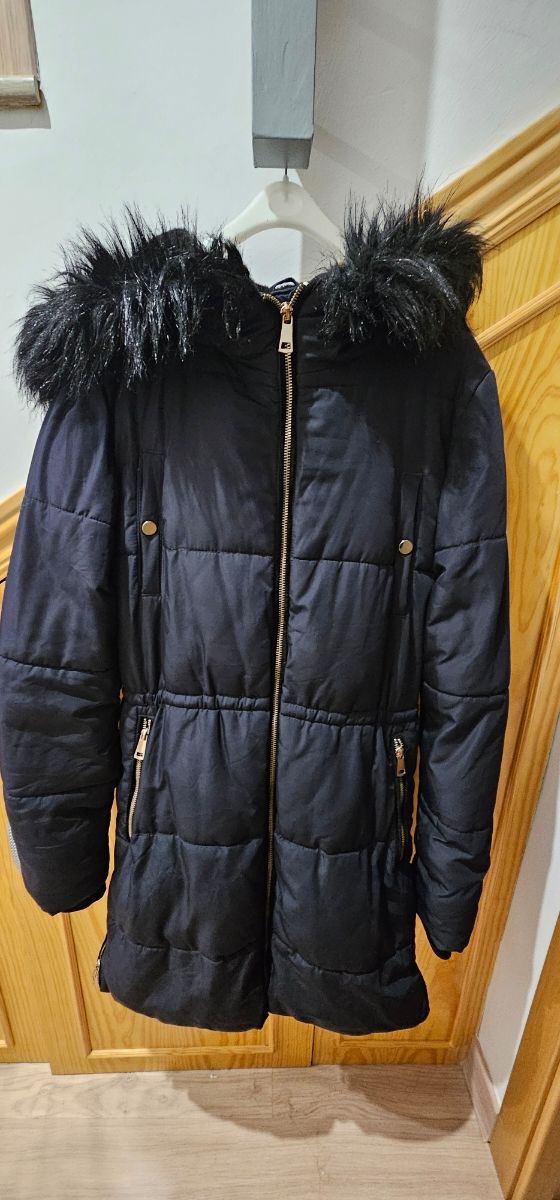 Chaquetón acolchado negro HM